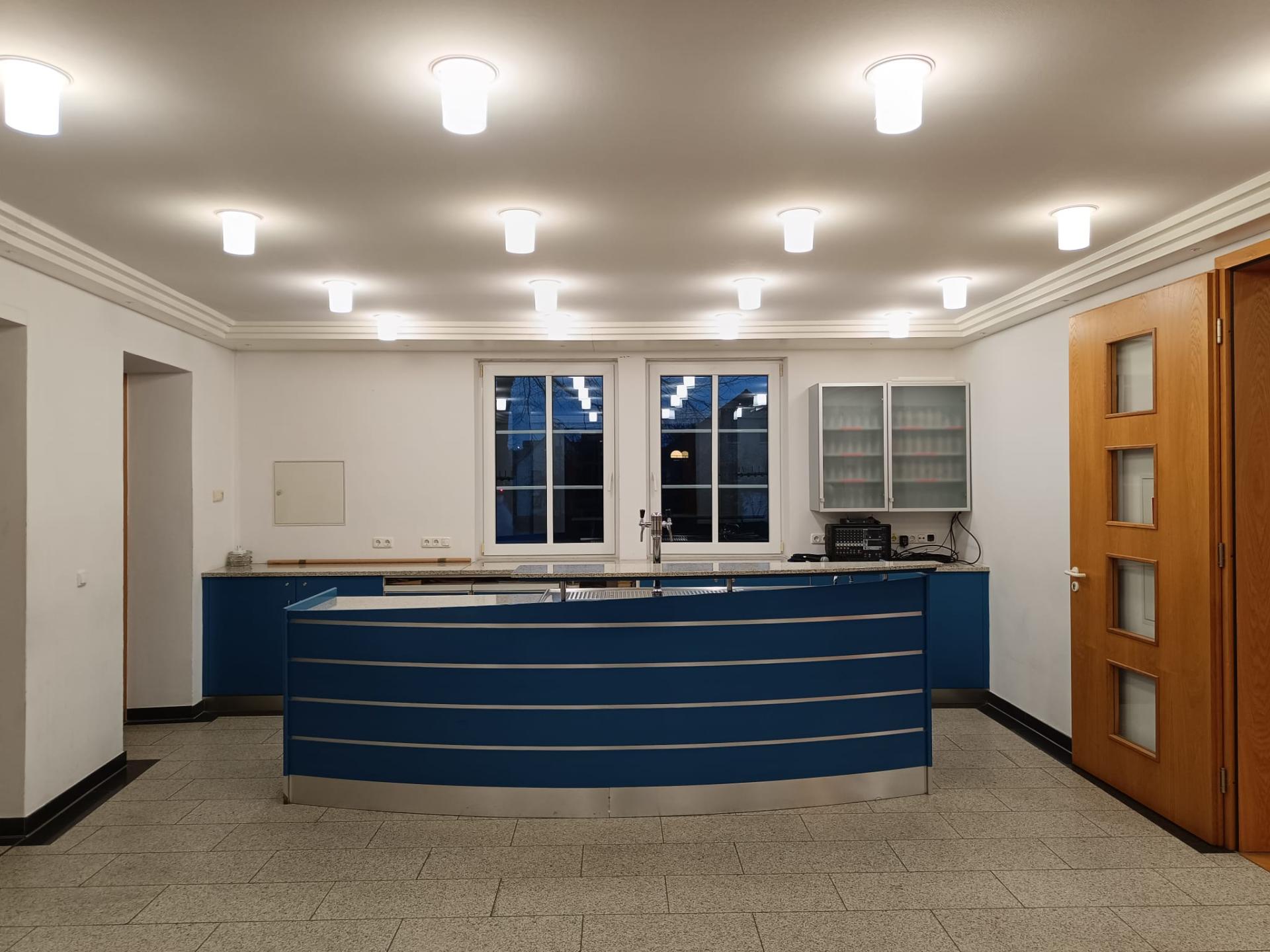 Der Eingang mit Blick auf die Theke