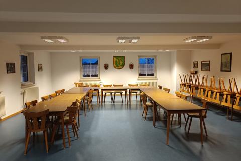 Der Versammlungsraum im Obergeschoss
