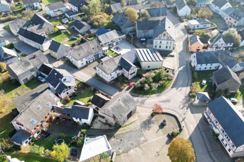 mittelstrimmig-drohne